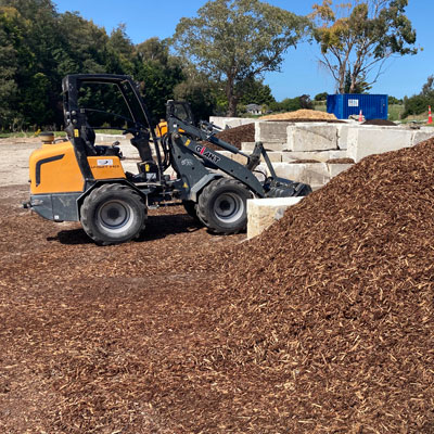 oamaru bark mulch loader